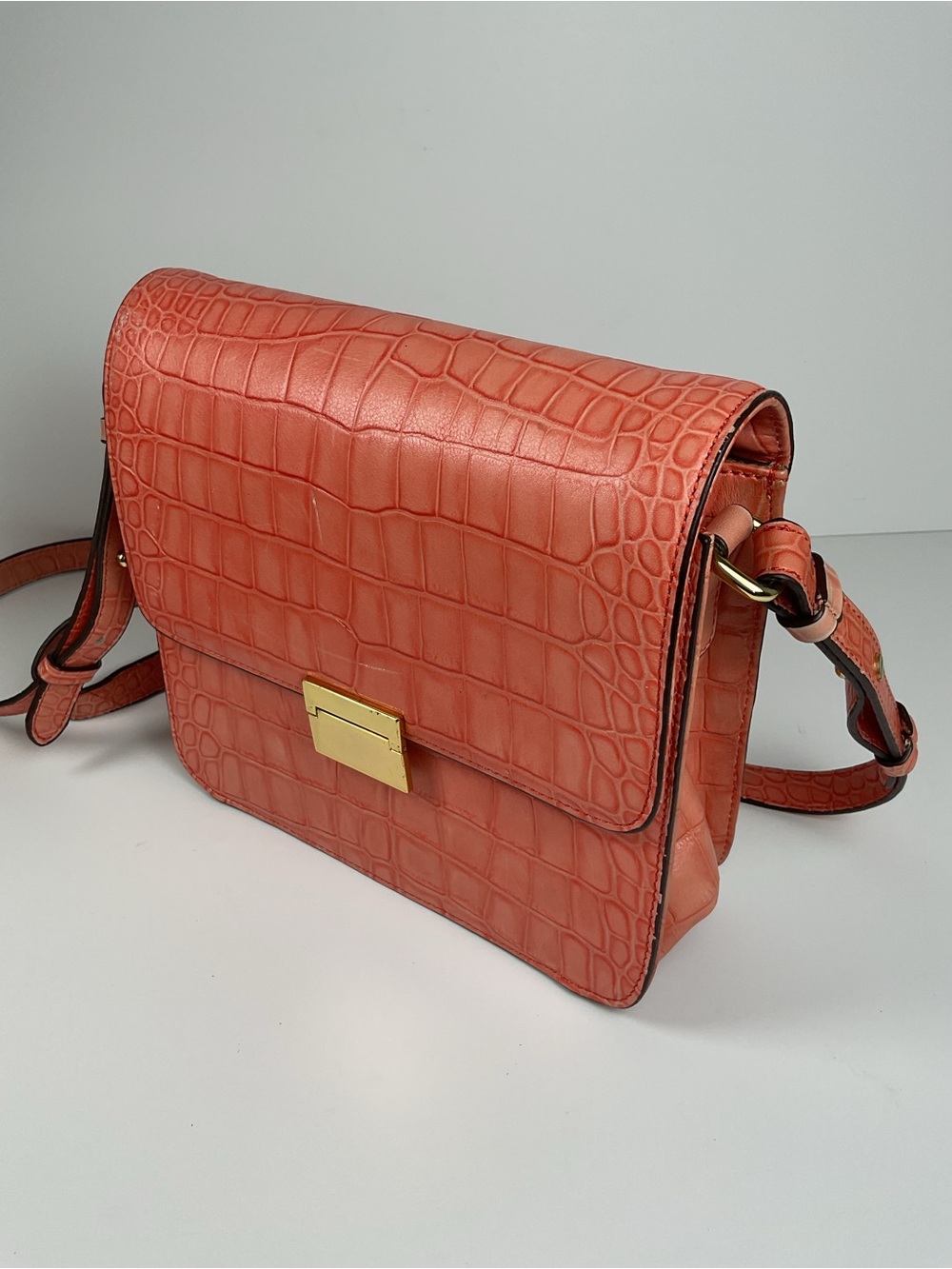 Cynthia Rowley Coral Crossbody Shoulder Bag Croc Embossed Gold Hardware Purse